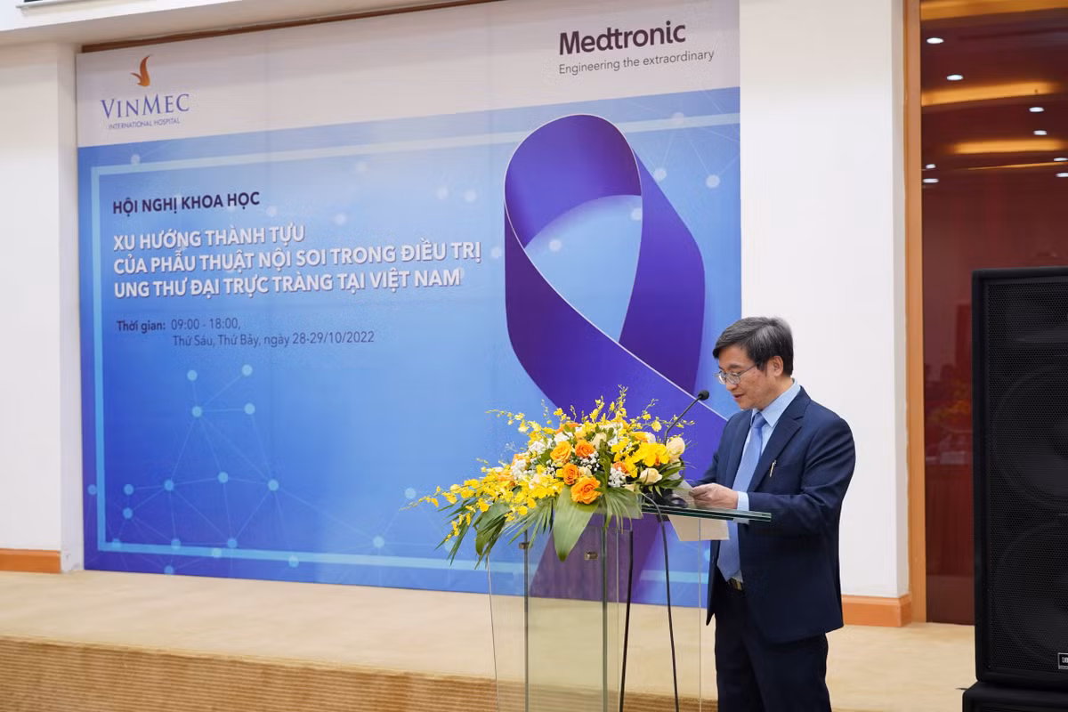 Vinmec to chuc hoi nghi khoa hoc ve phau thuat noi soi trong dieu tri ung thu