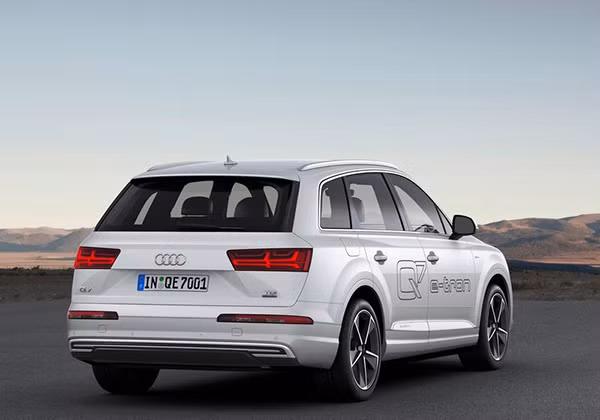 Audi cong bo gia ban cho mau Q7 the he moi