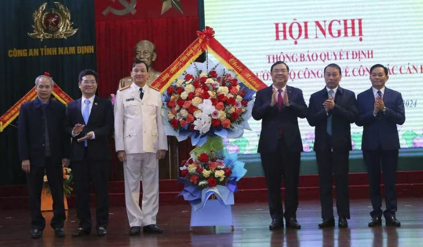Chiều 30/1, Công an tỉnh Nam Định tổ chức hội nghị thông báo các quyết định của Bộ trưởng Bộ Công an về công tác cán bộ. 