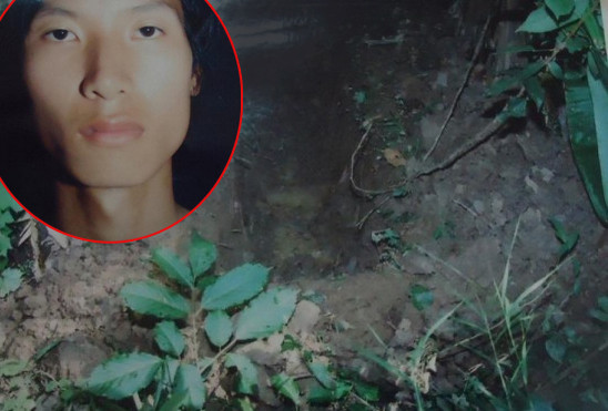 Nhân dẫn bố ra ngoài bãi đất trống gần nhà nói chuyện để tránh mẹ và em trai phát hiện. Sau một hồi lưỡng lự, Nhân nói: "Bố ơi con lỡ giết chết con nhỏ đó (ý là Ngân) rồi. Giờ bố phụ con khiêng xác Ngân về đây chôn, mình con không làm nổi". Nghe đứa con nói ra những lời đó mà người bố lạnh toát sống lưng. Sau một hồi suy nghĩ, ông nói: "Con làm gì thì làm, bố không biết” rồi chạy một mạch vào nhà lay vợ dậy nói: Bà ơi, thằng chó (ý Nhân) nó giết người rồi, nó làm gì nó làm bà đừng dính vô, có gì không ai nuôi thằng út". Khi thấy bố từ chối giúp sức, Nhân chạy vào nhà năn nỉ mẹ. Dẫu được chồng cảnh báo trước tội ác của con, nhưng vì thương, sợ con phải trả giá đắt nên bà Châm đã đồng ý cùng con đi thủ tiêu xác chết cô gái xấu số. 