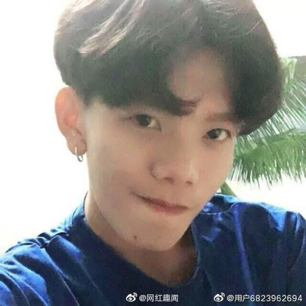 Tuy nhiên những hình ảnh khi không đeo khẩu trang của anh chàng khiến fan thất vọng toàn tập vì không giống như mong đợi.