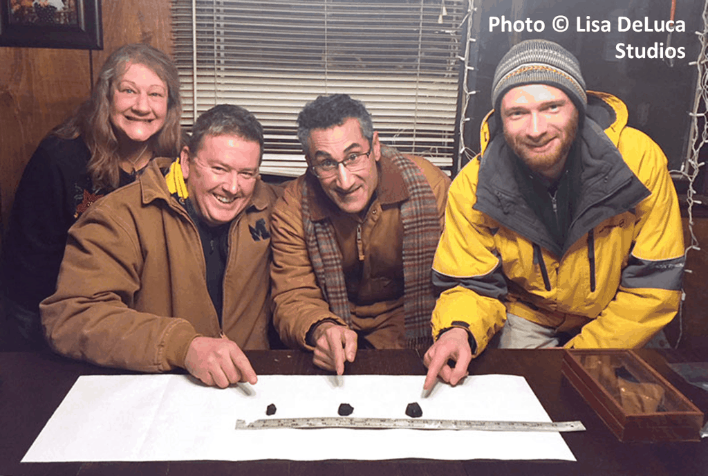 Các nhà khoa học đến từ 24 tổ chức đã cùng nhau phân tích các mẫu vật của thiên thạch.