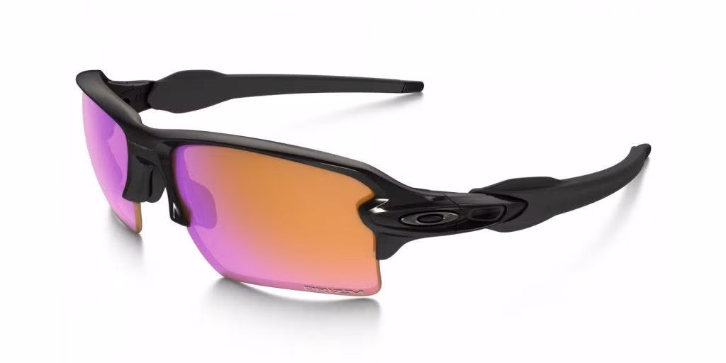 3. Kính golf Oakley Flak 2.0 XL có gọng màu đen bóng với mặt kính màu hồng/ nâu. Với công nghệ PRIZM Golf của Oakley, bạn sẽ thấy các gọng và miếng đệm cao su mũi được thiết kế ôm sát mang lại cảm giác thoải mái và an toàn.