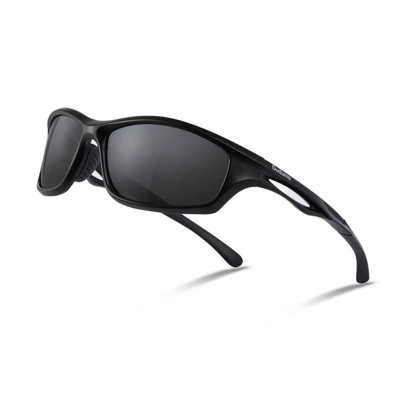 1. Duduma: Là thương hiệu thời trang đến từ Ấn Độ, Duduma sở hữu những dòng kính golf chất lượng, thiết kế phù hợp với mục đích sử dụng ngoài trời, hạn chế tác động xấu từ ánh sáng mặt trời cho golfer. Mắt kính golf Duduma có nhiều màu dành cho các golfer yêu thời trang thay đổi phù hợp với từng môi trường, hoàn cảnh.