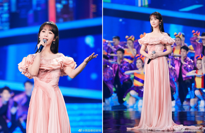 Nhiều cư dân mạng nhận xét nữ diễn viên như một bông hoa hồng rực rỡ trong đêm nhạc hội.