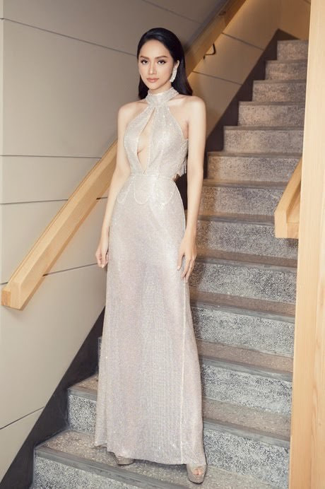 Khi đi dự sự kiện, Hương Giang luôn khiến mình nổi bật nhờ những chiếc váy dạ hội tinh tế.
