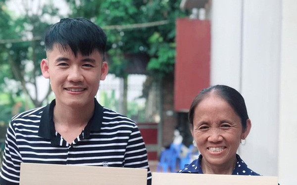 Từ đầu năm 2020 đến nay, kênh bà Tân lại trở thành tâm điểm của các scandal mới như nấu ăn để tay trần cặn bẩn, nói dối người xem, chế biến thức ăn trên nền đất, để ruồi bâu, nhuộm màu thực phẩm, các vị khách “ăn chực nói xạo”…