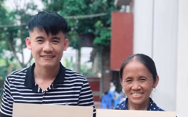 Từ đầu năm 2020 đến nay, kênh bà Tân lại trở thành tâm điểm của các scandal mới như nấu ăn để tay trần cặn bẩn, nói dối người xem, chế biến thức ăn trên nền đất, để ruồi bâu, nhuộm màu thực phẩm, các vị khách “ăn chực nói xạo”…