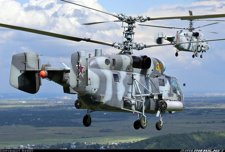 Ngoài ra nó còn mang được pod súng máy treo ngoài; hoặc lắp đặt pháo tự động 2A42 cỡ 30 mm với 250 viên đạn; hoặc súng máy 4 nòng GShG-7,62 cỡ 7,62 mm với cơ số đạn 1.800 viên.