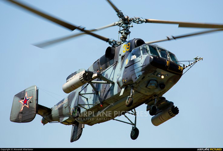 Do thiết kế để đảm nhiệm vai trò yểm trợ hỏa lực cho lính thủy đánh bộ nên Ka-29 lược bỏ cụm sonar dưới mũi của Ka-27 để thay thế bằng cảm biến quang điện, thiết bị dẫn đường cho tên lửa chống tăng và bổ sung 2 cánh nhỏ với 4 giá treo ngoài.