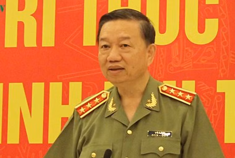 Thứ trưởng Bộ Công an, Thượng tướng Tô Lâm (59 tuổi, quê quán tỉnh Hưng Yên).