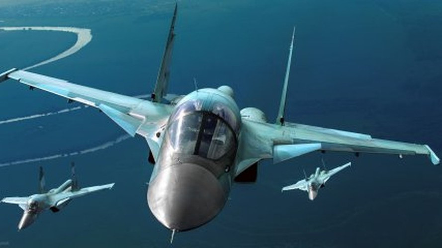 Trên chiến trường Syria, Su-24 bị F-16 của Thổ Nhĩ Kỳ bắn hạ và Su-34 phải thực hiện nhiệm vụ dưới sự bảo vệ của Su-30SM, điều này dẫn đến câu hỏi có nên sử dụng hai máy bay chiến đấu để thực hiện nhiệm vụ cùng một lúc hay không?