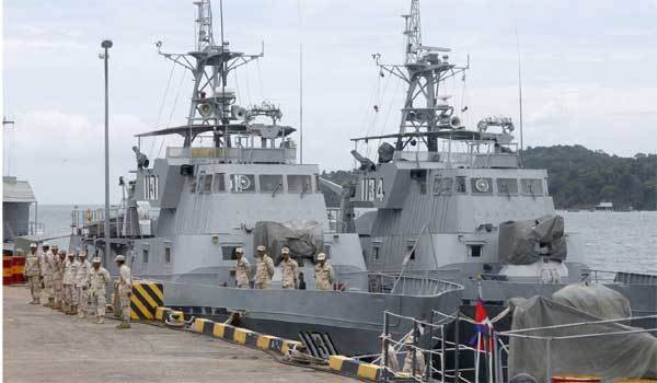 Ông San Chey, giám đốc điều hành Mạng lưới liên kết về Trách nhiệm xã hội ở Campuchia nói trên tờ Cambodianess: “Mua 200 xe tải quân sự vào lúc này là điều chưa cần thiết, tôi nghĩ chúng ta nên tập trung đối phó với các hậu quả của dịch COVID-19, đặc biệt là tác động đến kinh tế, xã hội”. Ảnh: Căn cứ Hải quân Ream của Campuchia.