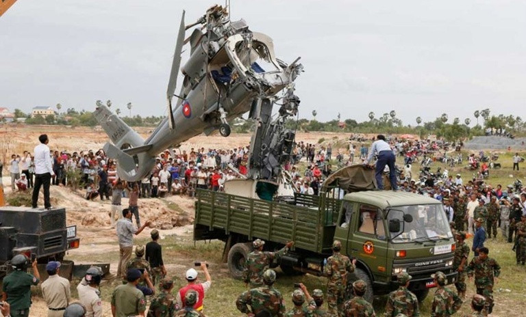 Vào năm 2013, Không quân Campuchia đã mua 12 trực thăng quân sự Z-9 bằng số tiền vay cũng của Trung Quốc; nhưng đưa vào sử dụng chưa được bao lâu, vào tháng 7/2014, một chiếc Z-9 trong quá trình bay huấn luyện đã gặp nạn, phần lớn số người trên máy bay đã thiệt mạng, trong đó có 2 tướng của Quân đội Hoàng gia Campuchia.