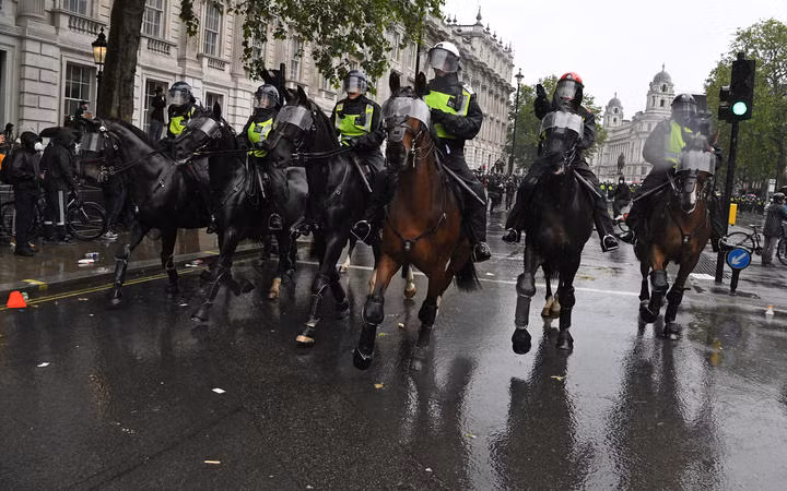 Mới đây, cảnh sát Mỹ cũng đã huy động lực lượng kỵ binh tham gia giải tán các cuộc bạo động mất kiểm soát xảy ra suốt thời gian qua tại đất nước này. Đây là một động thái vô cùng cứng rắn muốn nhanh chóng vãn hồi lại trật tự ở các thành phố lớn của giới chức trách Hoa Kỳ. Ảnh: Minh họa.