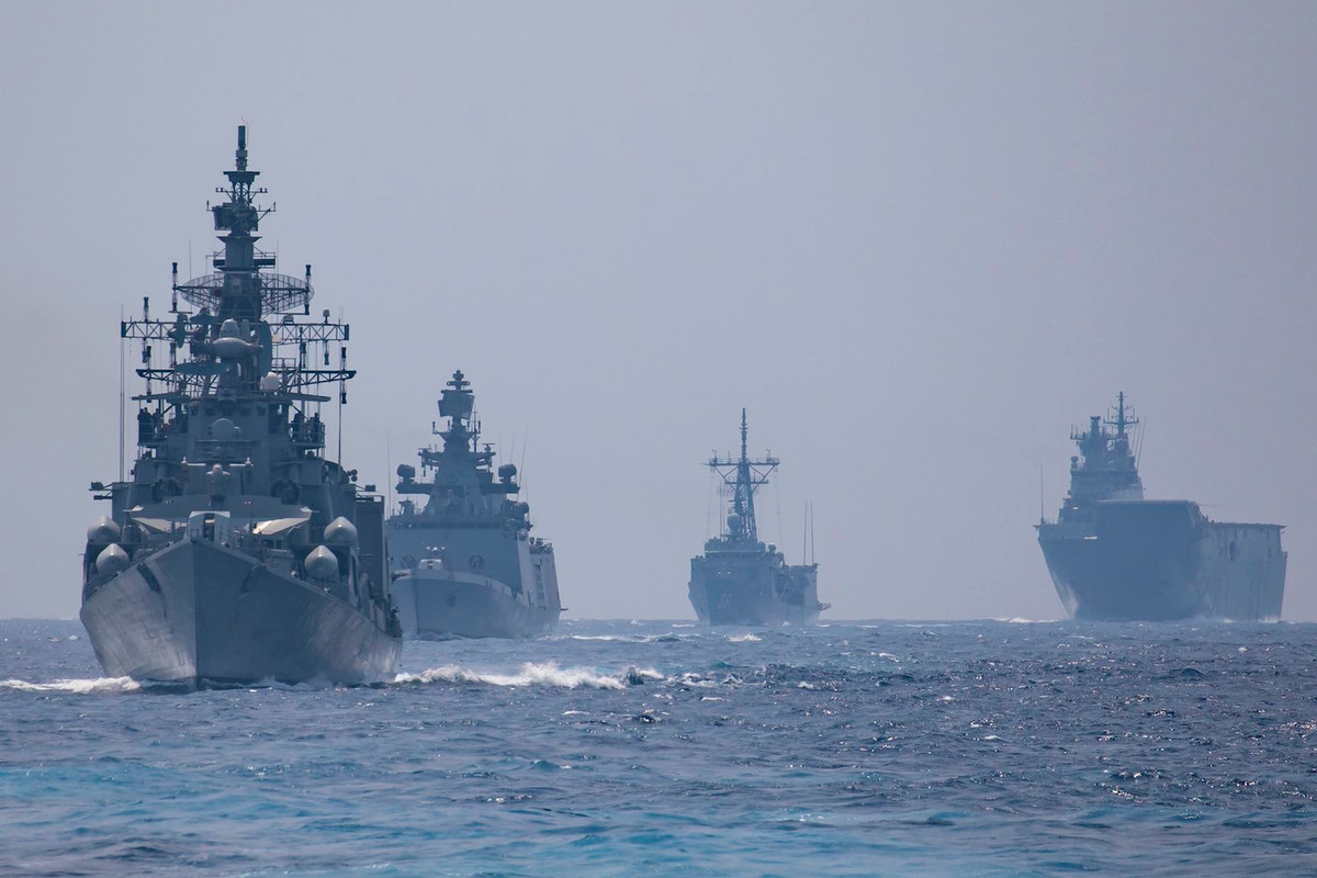 Cũng theo các nguồn tin, trong khi được điều động đến Biển Đông, nơi Mỹ cũng điều các tàu khu trục và hộ tống đến đây, tàu chiến của Ấn Độ đã liên tục duy trì liên lạc với các đối tác Mỹ thông qua các hệ thống liên lạc được bảo đảm. Ảnh: Wikipedia