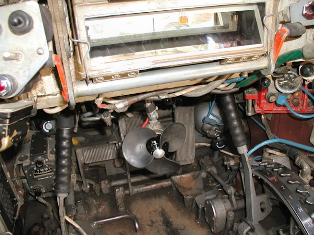 Ở Nga, với khí hậu ôn đới thì không cần thiết các xe tăng phải có điều hòa nhiệt độ, thay vào đó là một chiếc quạt con cóc mà ở Việt Nam gọi là “đồ cổ” để lái xe cảm thấy thoải mái hơn.