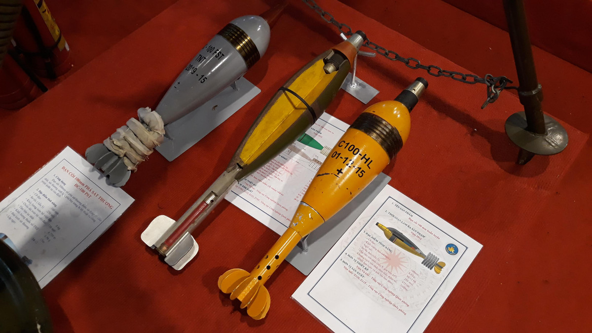 Tầm bắn xa nhất của súng cối SC100TX là 8.046m, gần nhất 199m, góc tầm 45 đến 85 độ. Ảnh: Hoàng Lê