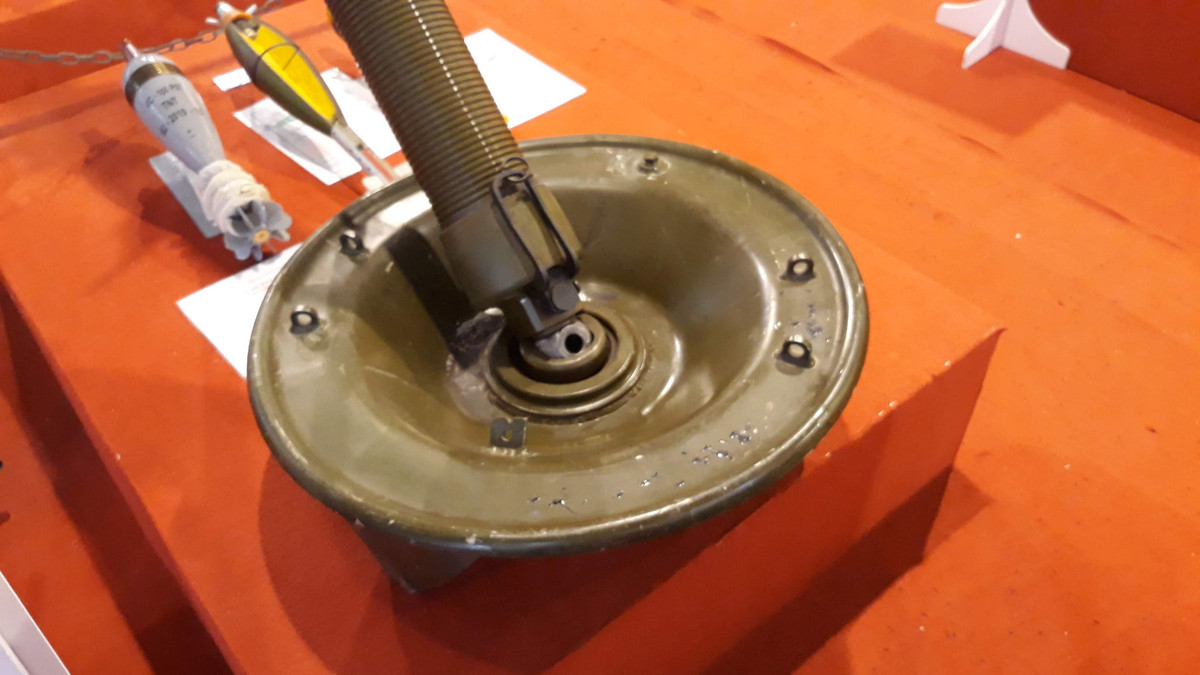 Khối lượng cối tư thế chiến đấu 100kg (thân cối 40,5kg, bệ cối 33kg và giá cối 25kg). Ảnh: Hoàng Lê