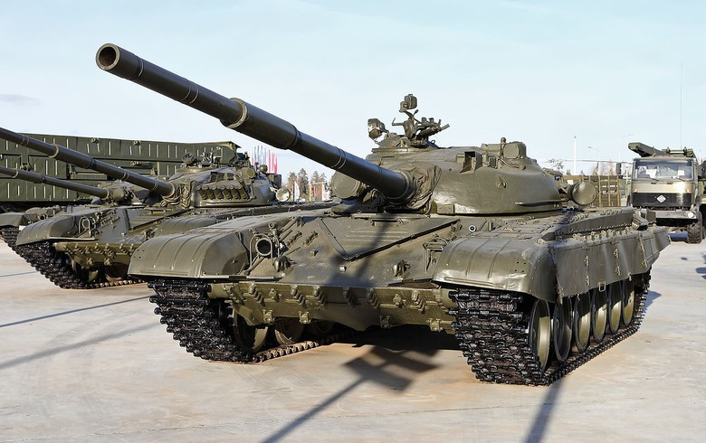 Xe tăng T-72 ra đời đáp ứng được tiêu chí của quân đội Liên Xô là sản xuất với giá thành rẻ, cấu tạo đơn giản, có thể sản xuất loạt lớn nếu điều kiện chiến tranh nổ ra. Ảnh: Xe tăng T-72 - Nguồn: Wkipedia.