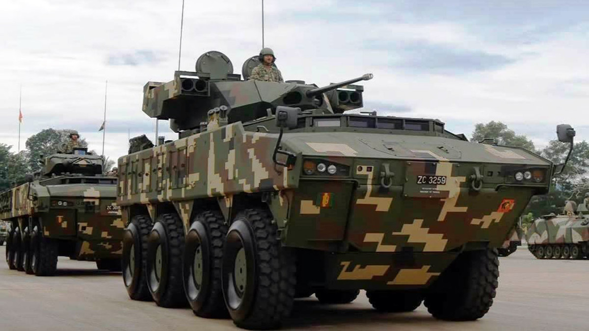 Phiên bản chở quân có kíp xe 3 người và có thể chở 11 binh sỹ. AV8 cải thiện đáng kể năng lực phòng hộ, bảo vệ chống lại đạn xuyên giáp 7,62 mm. Vòng cung phía trước của xe có thể chống đạn xuyên giáp 14,5 mm. AV8 chịu được vụ nổ tương đương với 8 kg TNT dưới bất kỳ bánh xe nào và 6 kg dưới gầm xe. Ảnh: ACV AV8. Nguồn: Wikipedia.