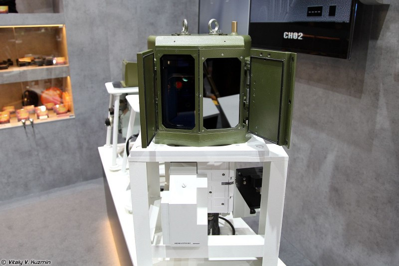 Kính ngắm ảnh nhiệt của chiếc BMD-4M phục vụ cả cho trưởng xe và pháo thủ, cho phép nhanh chóng xác định và tiêu diệt mục tiêu trong mọi điều kiện thời tiết; chiếc ZBD-03 hoàn toàn không được trang bị những thiết bị như vậy. Ảnh: Hệ thống quan sát ảnh nhiệt của BMD-3 - Nguồn: TASS.