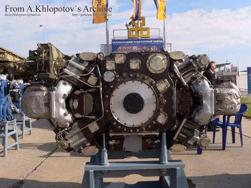 Ưu điểm của loại động cơ này là có cấu trúc nhỏ gọn, chỉ số công suất của động cơ 12H360 trong giai đoạn đầu phát triển là 883 mã lực và sẽ đạt 1.103 mã lực khi công nghệ hoàn thiện. Nếu so sánh, động cơ 12H360 hiện có, tương đương với công suất của động cơ diesel loạt B2 đã được sử dụng từ loạt xe tăng T-64 dưới thời Liên Xô, nhưng nhỏ gọn hơn nhiều.