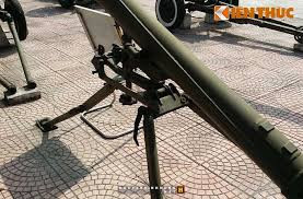 Những khẩu DKB đầu tiên đã đến chiến trường Miền Nam Việt Nam và ngay lập tức phát huy hiệu quả. Liên Xô đã cung cấp cho Việt Nam 950 tổ hợp và hàng chục nghìn quả đạn; tùy thuộc vào nhiệm vụ, pháo binh QGP Miền Nam Việt Nam đã sử dụng loại đạn cơ bản (9M22M), hoặc đạn tăng tầm 9M22MD. Ảnh: DKB của QGP Miền Nam Việt Nam - Nguồn: QPVN.