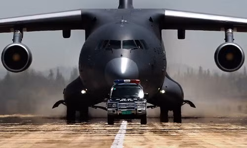 Với việc đưa vào sự phục vụ của máy bay vận tải chiến lược Y-20, Quân đội Trung Quốc sẽ có bước đột phá trong vận tải chiến lược; do vậy cũng dễ hiểu khi Trung Quốc luôn tự tin nói rằng, hiện nay Quân đội Trung Quốc đều cách xa khu vực xung đột 200 km; tuy nhiên nếu tình huống xảy ra, họ có thể không vận nhanh chóng lực lượng đến khu vực xung đột dưới 1 giờ. Như vậy Ấn Độ phải hết sức nêu cao cảnh giác. Video Trung Quốc tập trận bắn đạn thật "dằn mặt" Ấn Độ? - Nguồn: VTC NOW