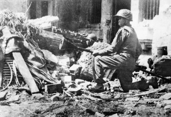 Từ năm 1950, Quân đội Quốc gia Việt Nam được đổi tên thành Quân đội Nhân dân Việt Nam. Tên gọi "Quân đội nhân dân" là do Chủ tịch Hồ Chí Minh đặt với ý nghĩa "từ nhân dân mà ra, vì nhân dân mà chiến đấu, vì nhân dân phục vụ".