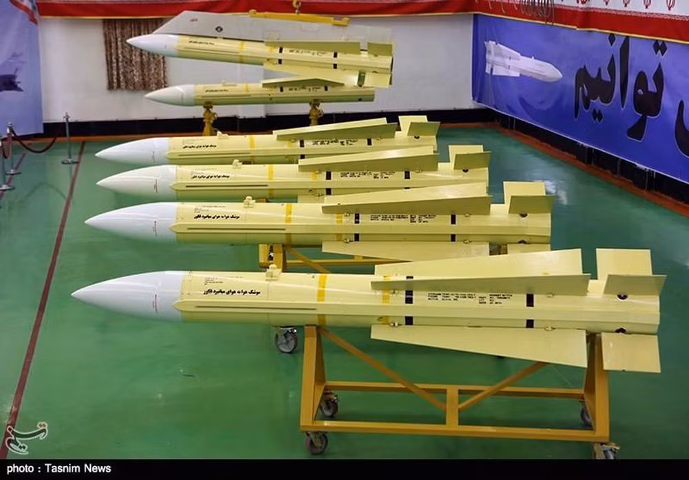 Điều đáng chú ý là Iran đã phát triển tên lửa không đối không tầm xa Fakour-90 để trang bị cho máy bay chiến đấu F-14. Đây là tên lửa hiện đại duy nhất có trong biên chế của họ. Ảnh: Tên lửa Fakour-90 - Nguồn: Wikipedia
