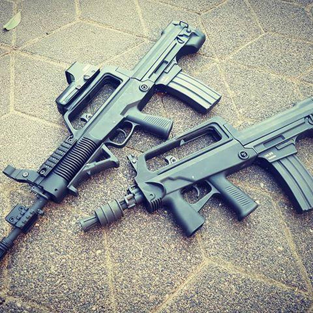 QBZ-97B là phiên bản carbin với trọng lượng nhẹ hơn, nòng ngắn hơn phiên bản tiêu chuẩn, rất thích hợp cho các lực lượng đặc biệt như đặc công. 