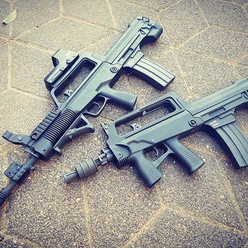 QBZ-97B là phiên bản carbin với trọng lượng nhẹ hơn, nòng ngắn hơn phiên bản tiêu chuẩn, rất thích hợp cho các lực lượng đặc biệt như đặc công. 