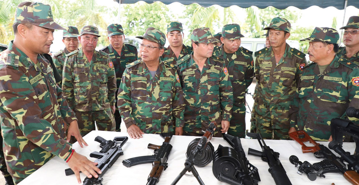 Một số loại súng hiện đang có mặt trong lực lượng đặc công Lào, ta có thể dễ dàng nhận thấy nhiều loại súng hiện đại vừa gia nhập biên chế chưa lâu. Chứng tỏ rằng lực lượng này ngày càng được chú trọng phát triển. 