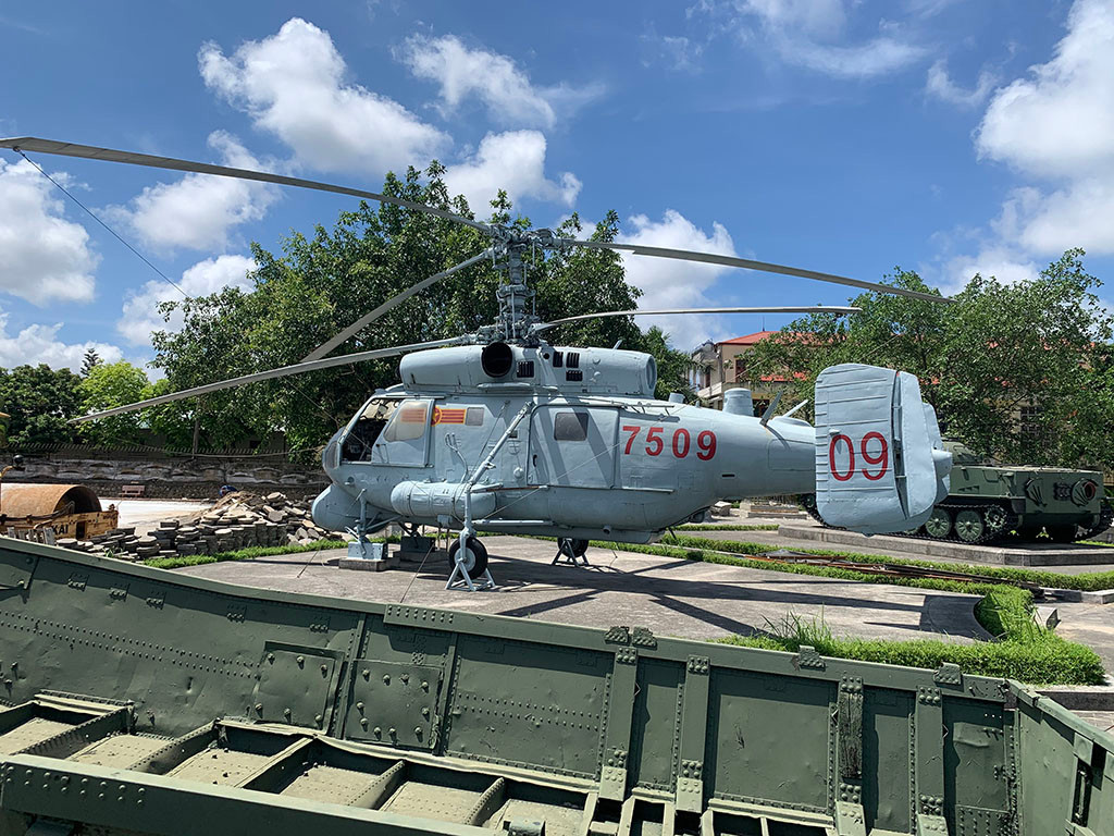 Các trực thăng Ka-25 và máy bay Be-12 là những “thành viên đầu tiên” lực lượng tuần tra biển Hải quân Việt Nam. Chúng góp phần không nhỏ trong nhiệm vụ cao cả bảo vệ chủ quyền biển đảo thiêng liêng của Tổ quốc suốt những năm 1980-1990 căng thẳng với hành động ngang ngược của nước ngoài.