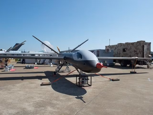 So với máy bay không người lái do Mỹ sản xuất, máy bay không người lái của Trung Quốc có giá rẻ và chỉ một phần năm; dựa trên lợi thế này, việc xuất khẩu máy bay không người lái của Trung Quốc đang dần chiếm lĩnh thị trường quốc tế ở những quốc gia nghèo và có ngân sách quốc phòng hạn chế.