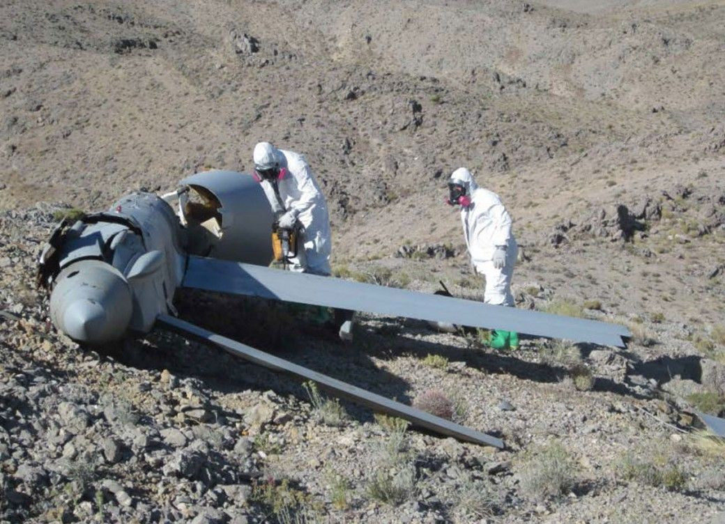 Mặc dù xảy ra liên tiếp các vụ tai nạn liên quan đến loại UAV này, nhưng Quân đội Algeria vẫn mua Rainbow-4B của Trung Quốc; lý do trước hết là do Trung Quốc bán hàng ít kèm điều kiện chính trị, giá lại rẻ hơn nhiều lần so với UAV cùng loại của phương Tây; số lượng mua không hạn chế.