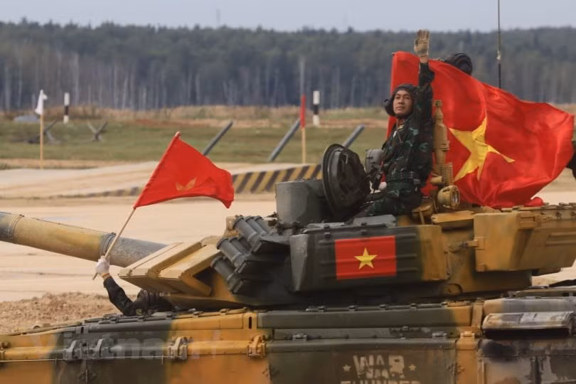 Có thể nói, chiến thắng của đội tuyển xe tăng Việt Nam chiều ngày 4/9 là hoàn toàn xứng đáng, không có gì phải bàn cãi. Đó là chiến thắng đáng được ca ngợi ở một đội tuyển không có trong trang bị xe tăng T-72B3. Ảnh: Vietnam+