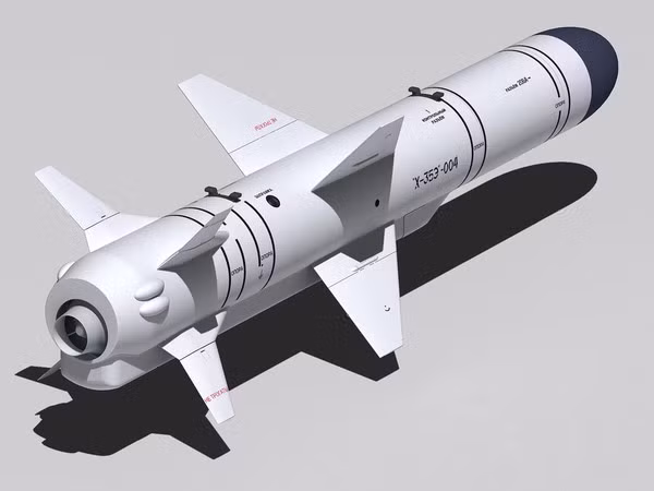 Về thông số kỹ thuật cơ bản, Kh-35E dài 4.40m, sải cánh 0.93m, đường kính 0.42m, trọng lượng 630kg. Có thể thấy tên lửa có kích thước khá nhỏ gọn, thuận tiện trong việc di chuyển, lắp đặt. Ví dụ như trên tàu tên lửa 12418 Molniya có thể mang tới cơ số đạn 16 quả Kh-35E dù chỉ có lượng giãn nước hơn 500 tấn. Ảnh: Đồ họa 3D của tên lửa Kh-35E sau khi tháo rời động cơ phóng.