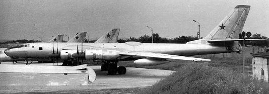 Từ tháng 3 đến tháng 8/1961, chiếc Tu-119 đã thực hiện tổng cộng 34 chuyến bay thử nghiệm. Tuy nhiên, các thành viên phi hành đoàn trong chiếc Tu-119 thử nghiệm đã bị ảnh hưởng về sức khỏe, do tiếp xúc lâu dài với bức xạ hạt nhân. Ảnh: Máy bay ném bom Tu-119 - Nguồn: Wikipedia