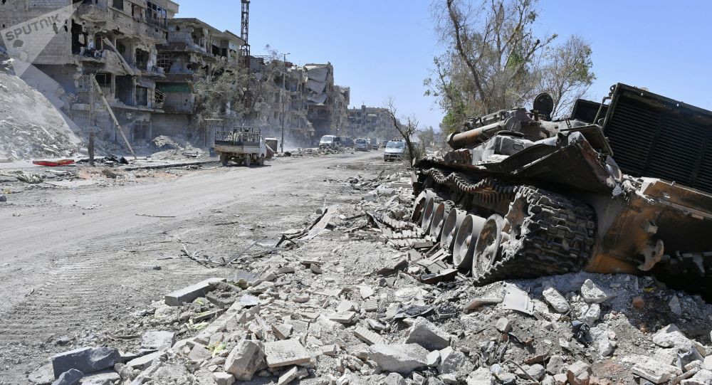 Ông Alexei Leonkov, chuyên gia quân sự, Tổng biên tập tạp chí Kho vũ khí của Tổ quốc (Nga) cho rằng, đây không phải là sự cố ngoài ý muốn, mà là một cuộc tấn công có chủ đích đã được lên kế hoạch từ trước, nhằm vào Quân đội Nga ở Syria. Vụ tấn công này nhiều khả năng có liên quan đến Cơ quan tình báo nước ngoài. Ảnh: Xe tăng quân đội chính phủ Syria bị bắn cháy - Nguồn: Wkipedia.