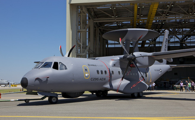 Việc lựa chọn C-295 AEW&amp;C đỡ tốn huấn luyện phi công, thợ kỹ thuật sẽ hiểu rõ dòng máy bay mà mình đang trang bị, đỡ tốn tài nguyên khi khai thác sử dụng.