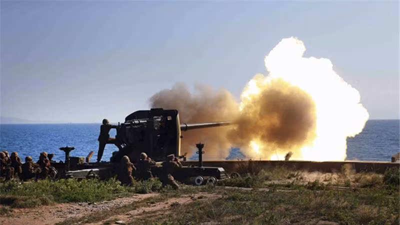 Một cuộc tấn công bằng pháo binh vào Seoul chắc chắn sẽ gây ra những tổn thất dân sự. Tuy nhiên, việc Quân đội Triều Tiên tuyên bố nhấn chìm Seoul trong "biển lửa" có thể chỉ là chiêu tuyên truyền. Nó cũng là vũ khí răn đe phái "diều hâu" Mỹ - Hàn, khi muốn sử dụng sức mạnh chống lại Triều Tiên. Video Toàn cảnh Triều Tiên duyệt binh ngày Quốc khánh - Nguồn: VTC NOW