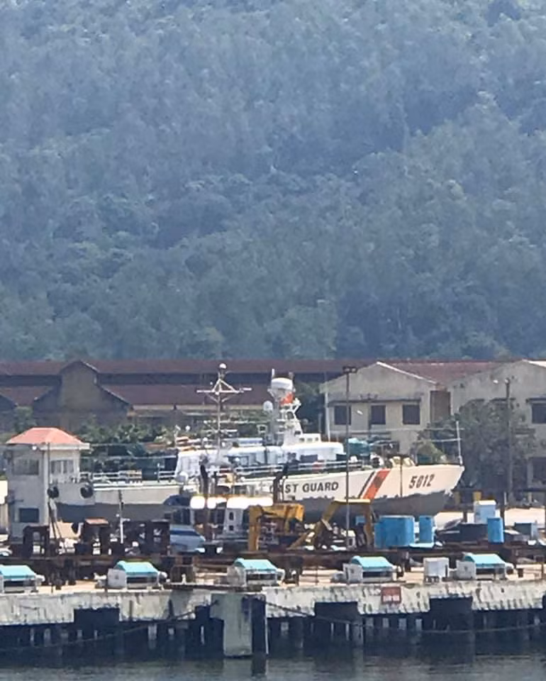  Tàu Shershen: Tàu có lượng giãn nước hơn 200 tấn, là tàu phóng lôi cũ từ hải quân chuyển sang cho cảnh sát biển. Tàu dài 34.08m và tốc độ tối đa trên lí thuyết là hơn 40 hải lý/h (tuy nhiên tàu đã cũ nên không thể đạt đến tốc độ này)