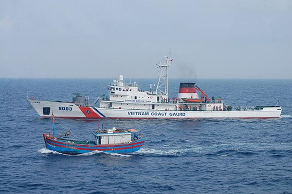  Tàu Sông Hàn: Tàu này là tàu tuần tra cũ của CSB Hàn Quốc loại biên và viện trợ cho cảnh sát biển Việt Nam vào năm 2013. Tàu có lượng giãn nước hơn 1200 tấn và là tàu tuần tra tham gia tích cực trong sự kiện giàn khoan HD-981 năm 2014 với tư cách là tàu chỉ huy.