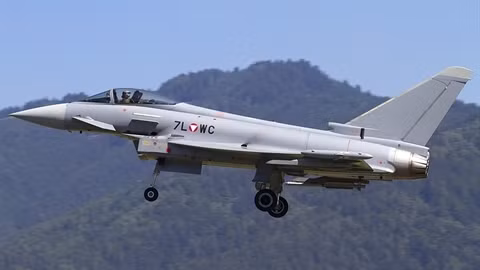 Như vậy, việc dựa vào các tiêm kích Typhoon sẽ khiến cho Indonesia gặp bất lợi cực lớn trước những tiêm kích F/A -18 của Australia và F-15SG của Singapore chứ đừng nói là các tiêm kích F-35 hiện đại hơn của các láng giềng, chưa kể là sự yếu kém hơn tất cả các loại tiêm kích của Không quân Hải quân Trung Quốc. Ngoài ra, việc mua Su-35 cũng dễ dàng cho Indonesia hơn khi họ chấp nhận lấy vật phẩm thay tiền và sẵn sàng sửa đổi lại mẫu tiêm kích này phù hợp với yêu cầu của Indonesia.