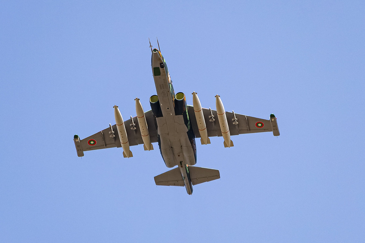 Theo các nguồn tin, Su-25K của Bulgaria được nâng cấp hạn chế, rẻ tiền với hệ thống ngắm mục tiêu, định vị vệ tinh hiện đại hơn trước. Ngoài ra, chúng được tích hợp hệ thống tác chiến điện tử do Belarus sản xuất.