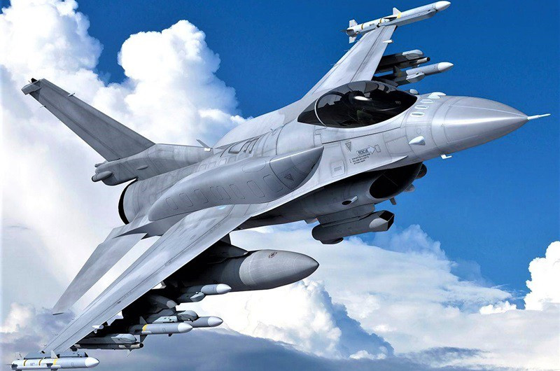 Trong thông cáo báo chí do Bộ Quốc phòng Mỹ đưa ra vào ngày 14/8, Lockheed Martin đã nhận được đơn đặt hàng sản xuất máy bay chiến đấu F-16V cho nước ngoài (FMS) đó là khách hàng Đài Loan. Đơn đặt hàng của Đài Loan lúc đầu là 90 F-16V, nhưng Chính quyền Mỹ chỉ đồng ý duyệt bán 66 chiếc F-16 cho Đài Loan. Ảnh: Chiến đấu cơ F-16V - Nguồn: Wikipedia.