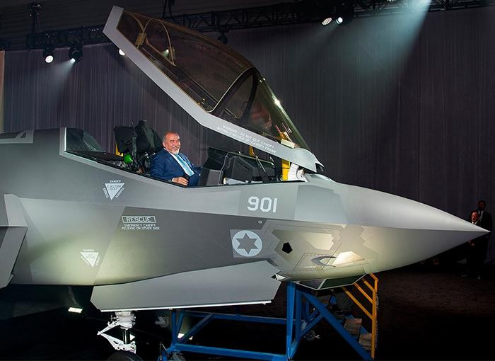 F-35 cho đến nay mới chỉ được cung cấp cho Mỹ và các đối tác NATO, cũng như các đồng minh thân cận của Mỹ như Israel, Nhật Bản và Hàn Quốc. Trên thực tế, Israel đã được cho phép đặc biệt để tùy chỉnh biến thể F-35 Adir của riêng mình với các tính năng như thùng nhiên liệu phụ và phần mềm do Israel thiết kế. Ảnh: Máy bay chiến đấu tàng hình F-35 của Israel - Nguồn: Wkipedia.