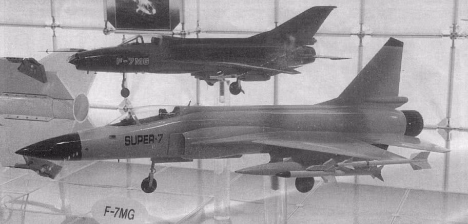 Tuy nhiên dự án trên chưa dừng lại, cả Trung Quốc, Pakistan và Mỹ đã quyết định tiến hành một nâng cấp khác vào cuối những năm 1980; kết quả là dự án “Super 7” ra đời. Lần cải tiến này, sải cánh được tăng lên và được tạo thành một cấu hình tương tự như F-16, cùng với những thay đổi khí động học từ phiên bản Sabre II trước đó. Ảnh: Máy bay Super 7 (dưới) và J-7 - Nguồn: China Daily.